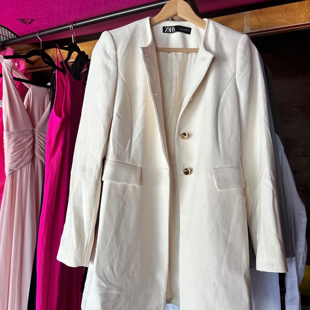 Zara Cream Blazer Elegant Professional Wear